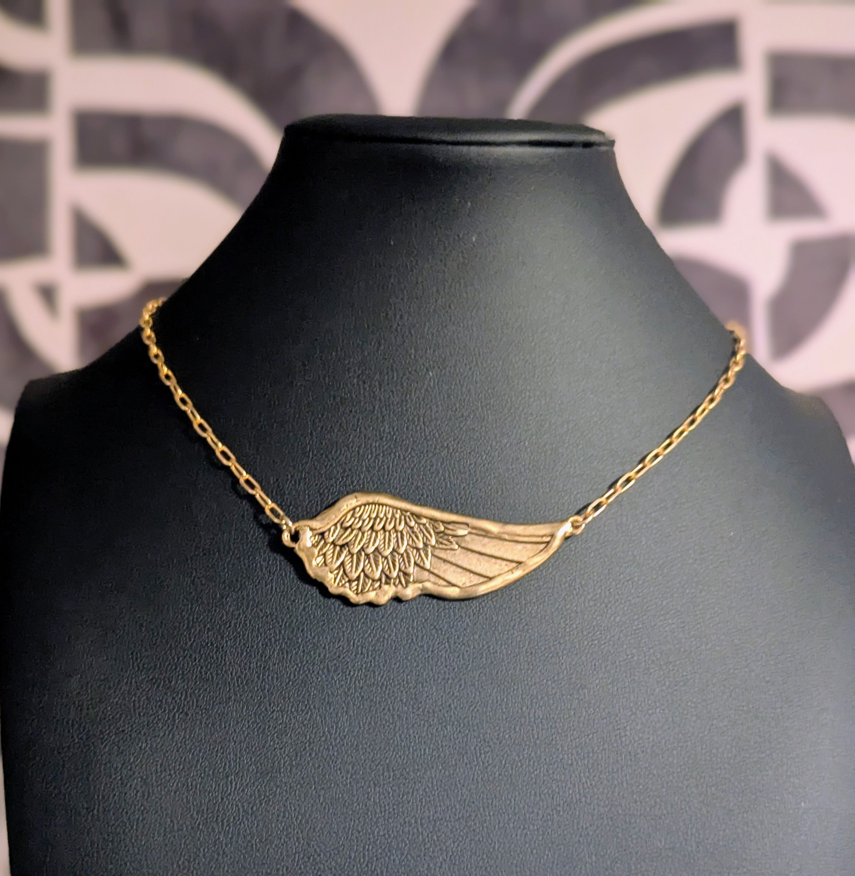 Wing Pendant choker