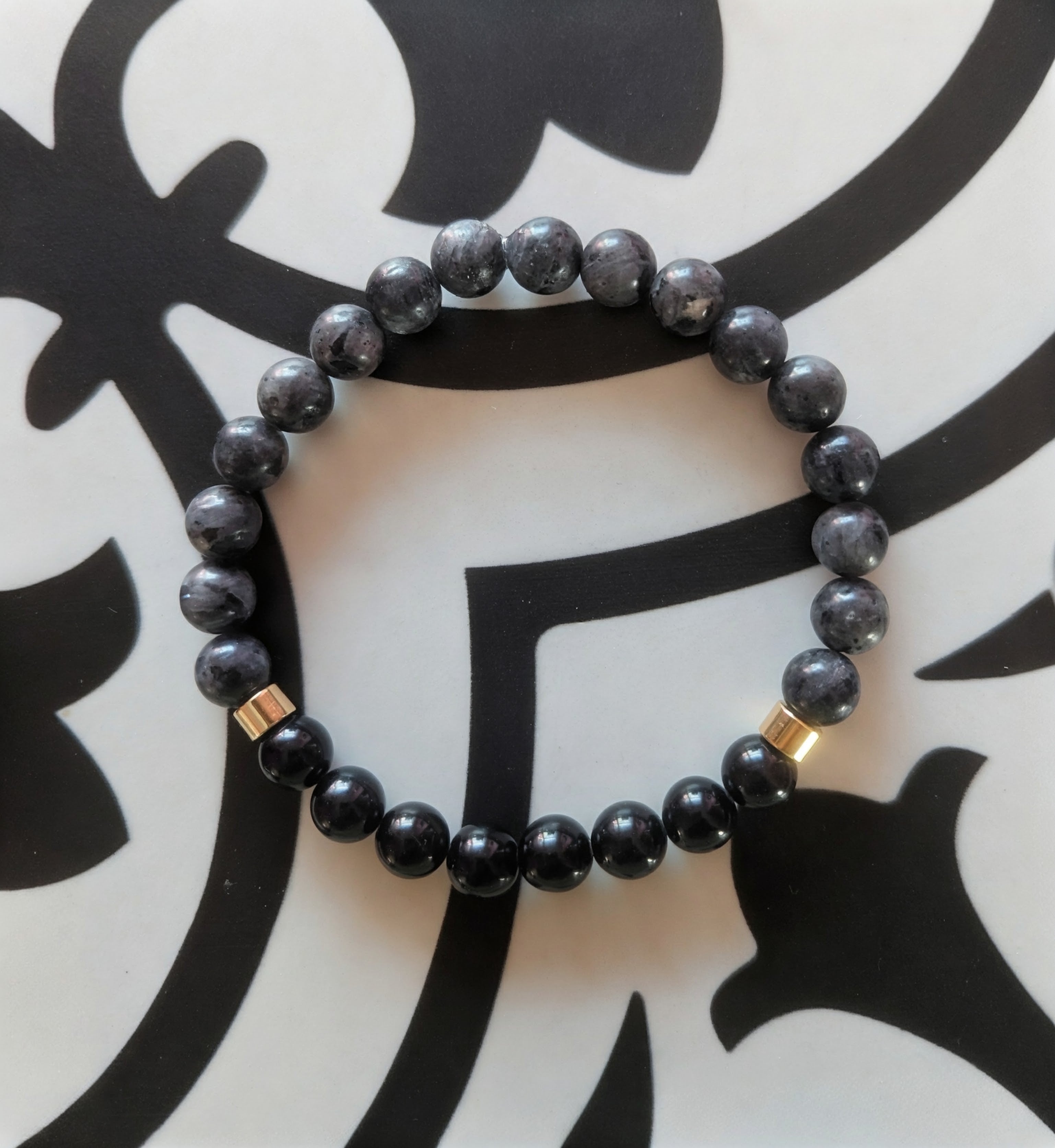 Men's Black Labradorite and onyx stretch bracelet
