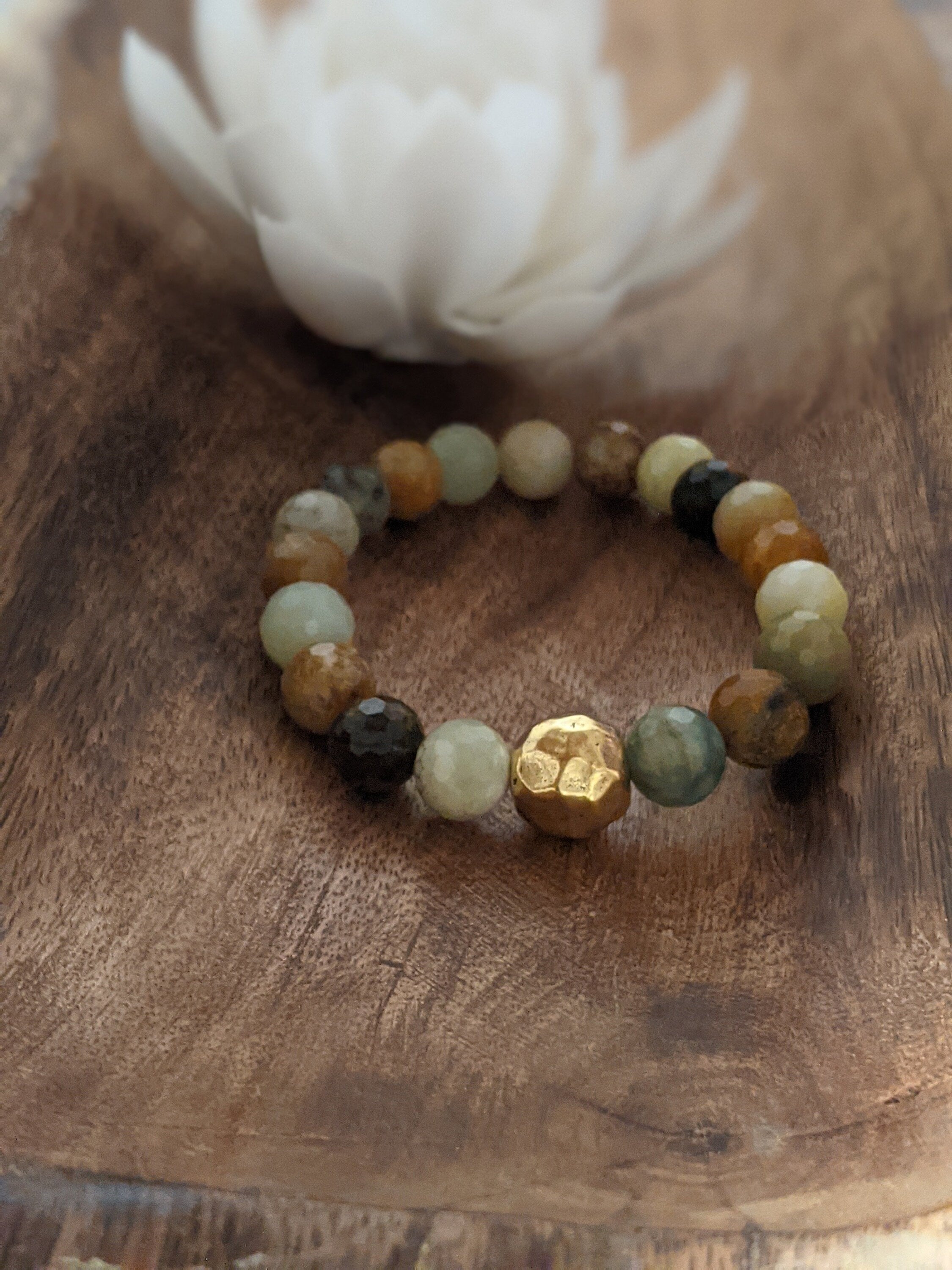 Flower Jade beaded stretch bracelet